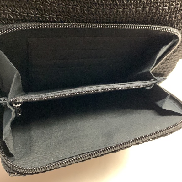 Black crocheted shoulder bag purse - Picture 3 of 11